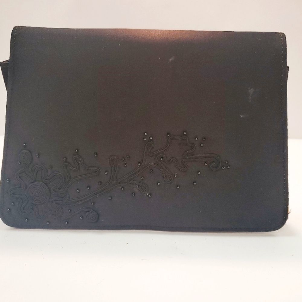CLAUDIA BARNES Black Clutch
